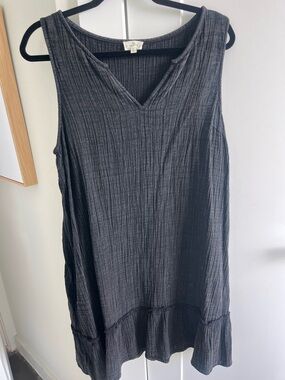 Wonderly Black Ribbed V-Neck Sleeveless Dress